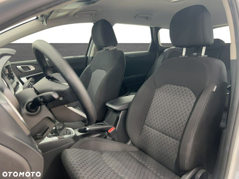 Kia Ceed - 15