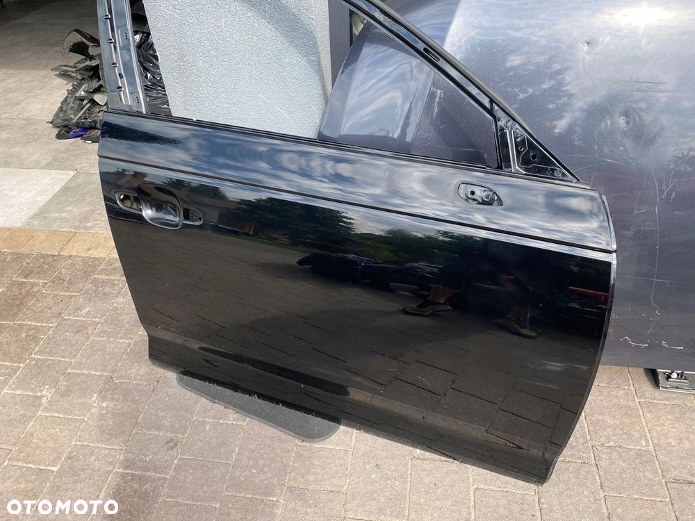 AUDI A4 B9 16-DRZWI PR/PRZOD LY9T ORG. - 2