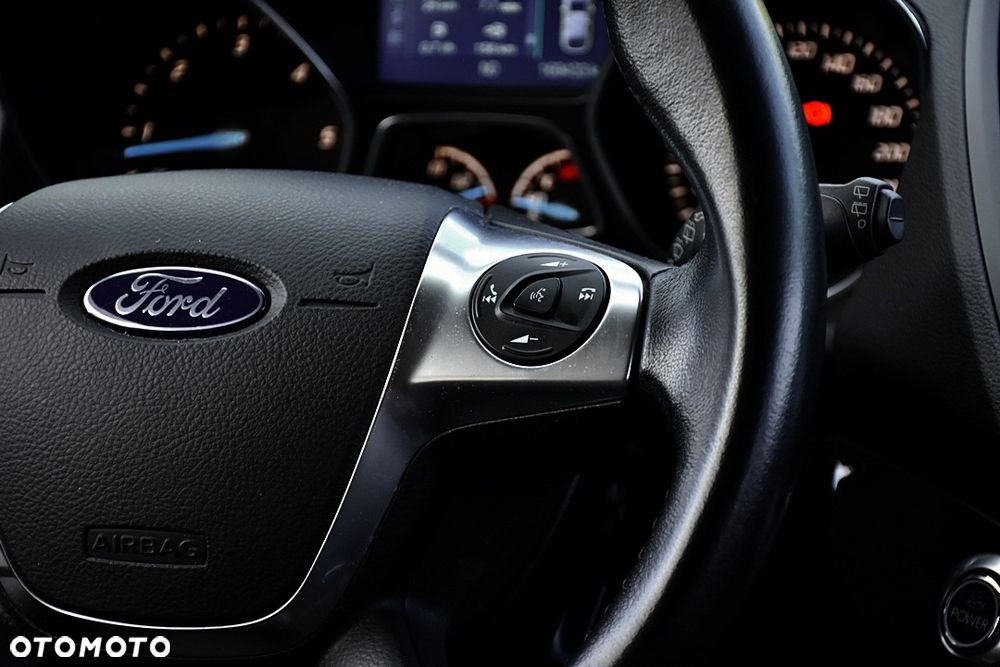 Ford Kuga 2.0 TDCi 2x4 Titanium - 20