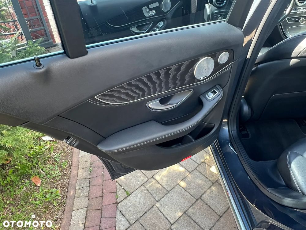 Mercedes-Benz Klasa C 300 7G-TRONIC - 32