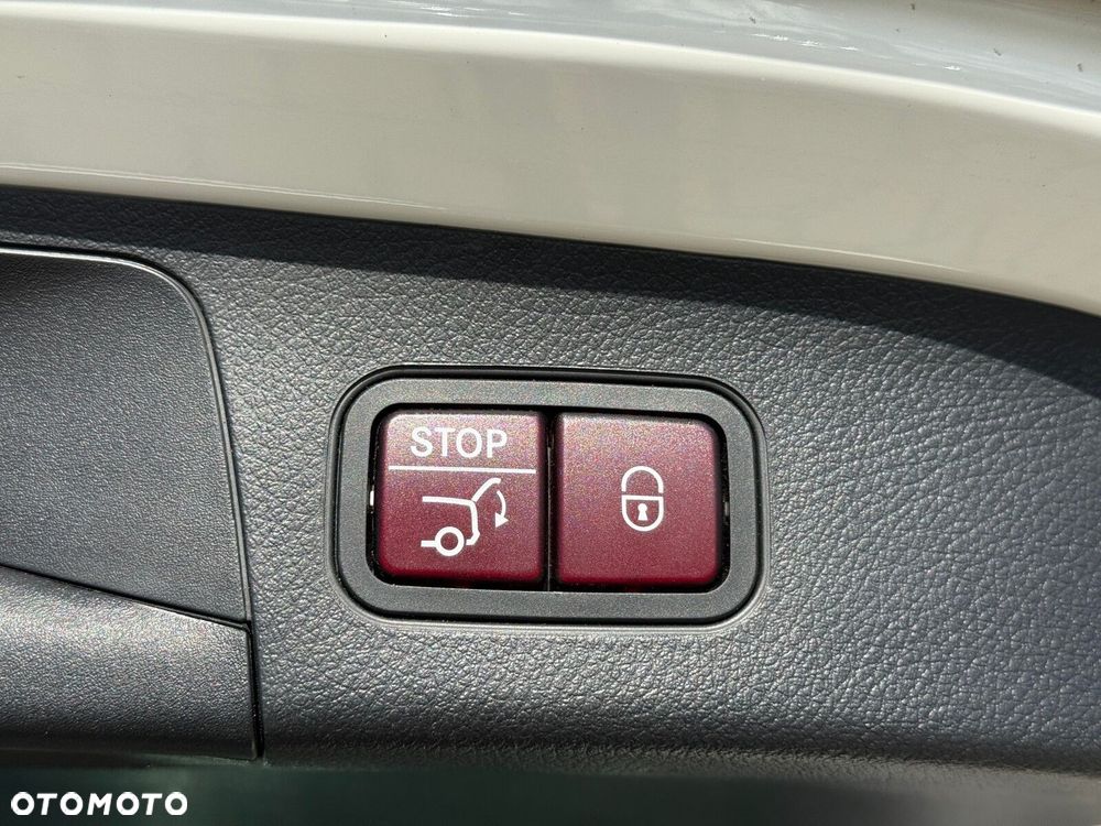 Mercedes-Benz GLA 200 Progressive - 29