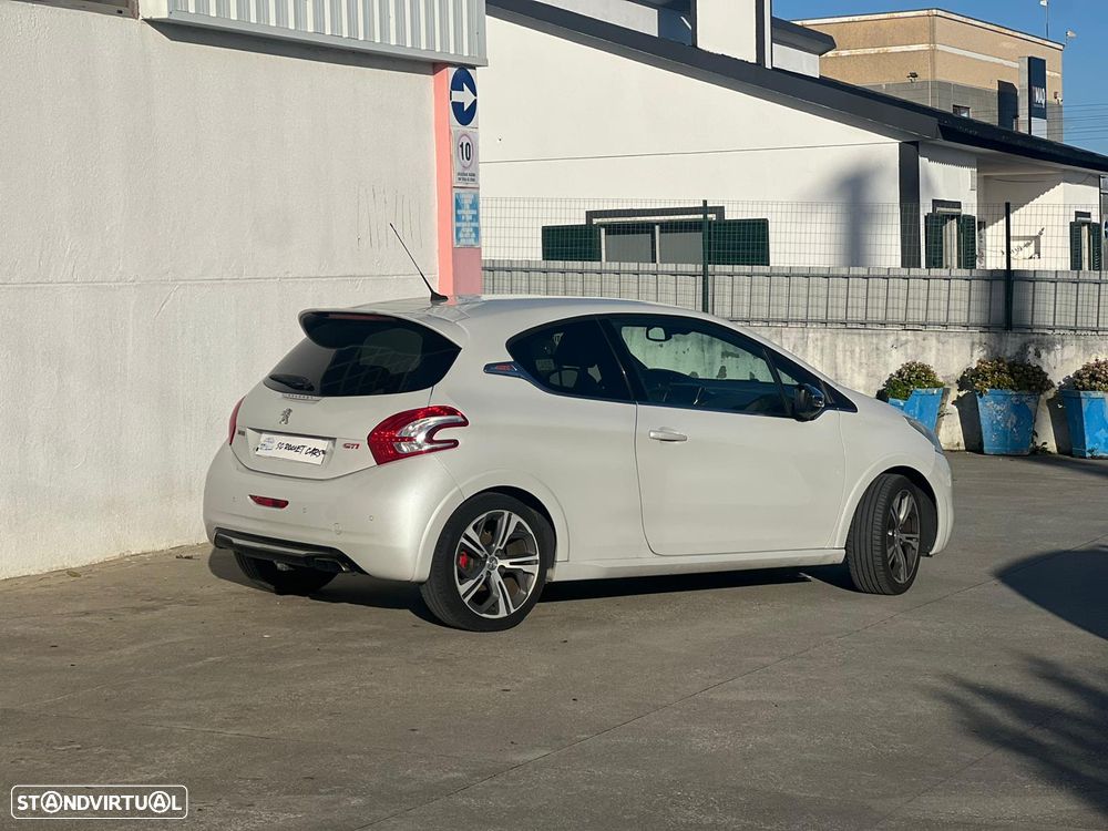Peugeot 208 1.6 THP GTi - 23