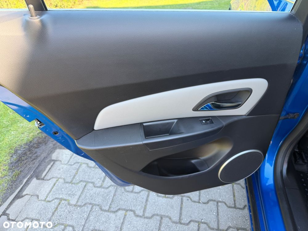 Chevrolet Cruze 1.8 LT+ - 33