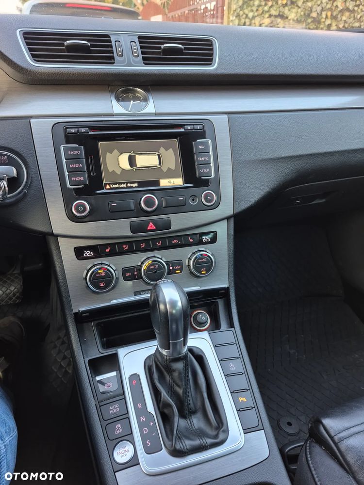 Volkswagen Passat 2.0 TDI Comfortline DSG - 4