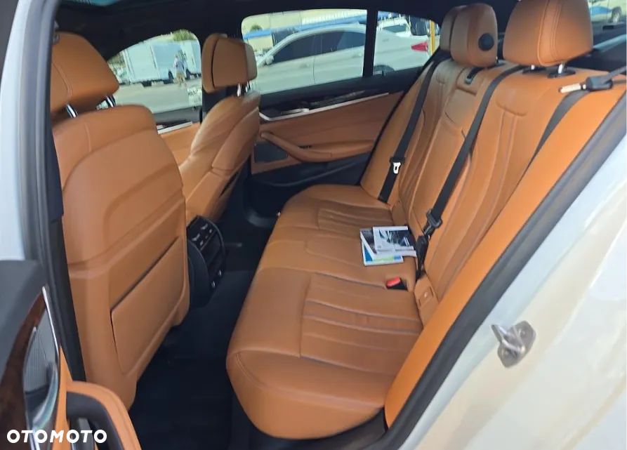 BMW Seria 5 530i M Sport Edition - 10