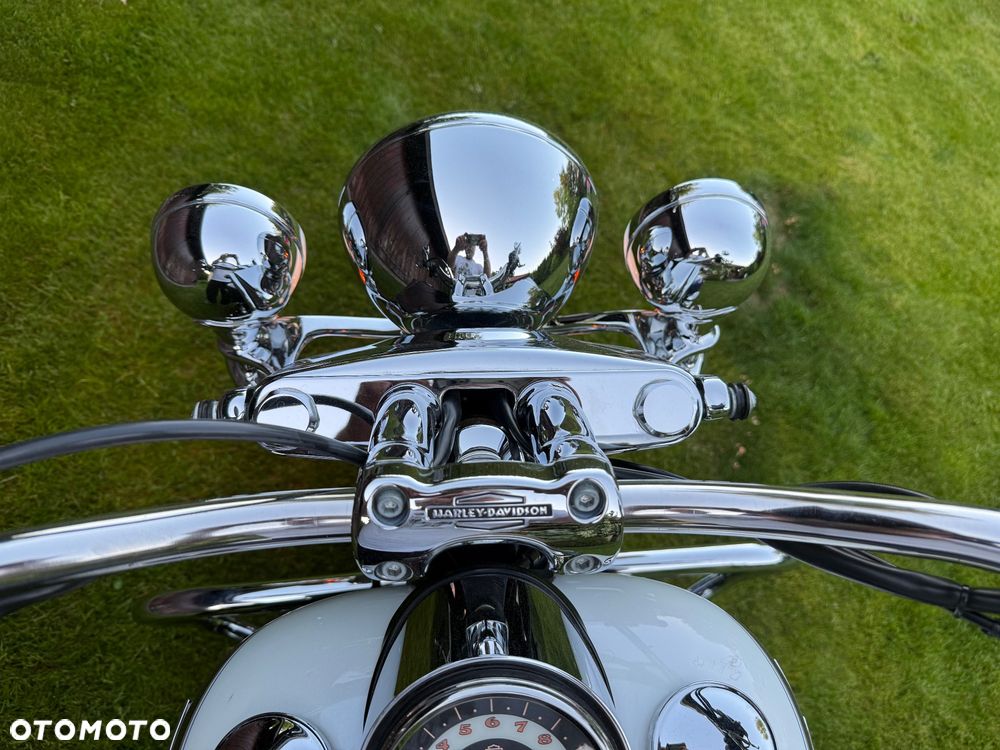 Harley-Davidson Softail Deluxe - 18