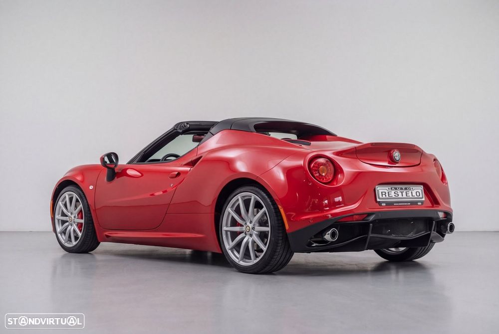 Alfa Romeo 4C Spider 1750 TBi — photo 4