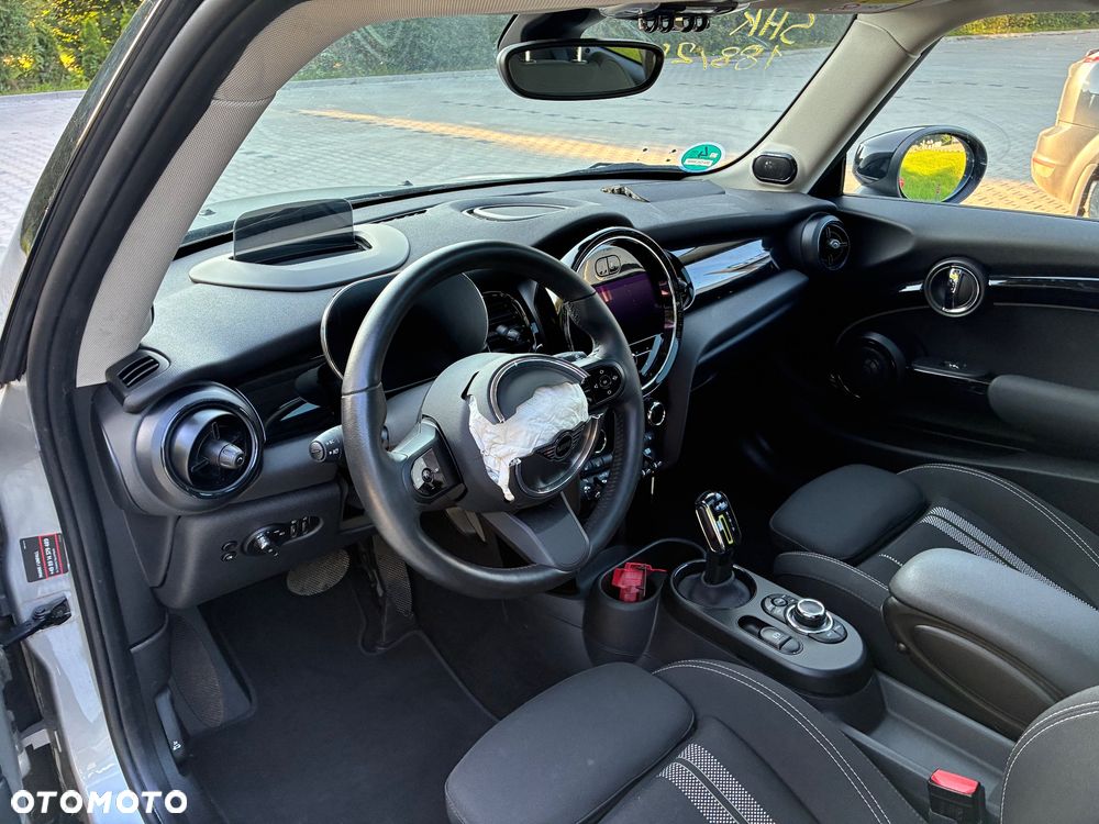 MINI Cooper E Classic Trim - 12