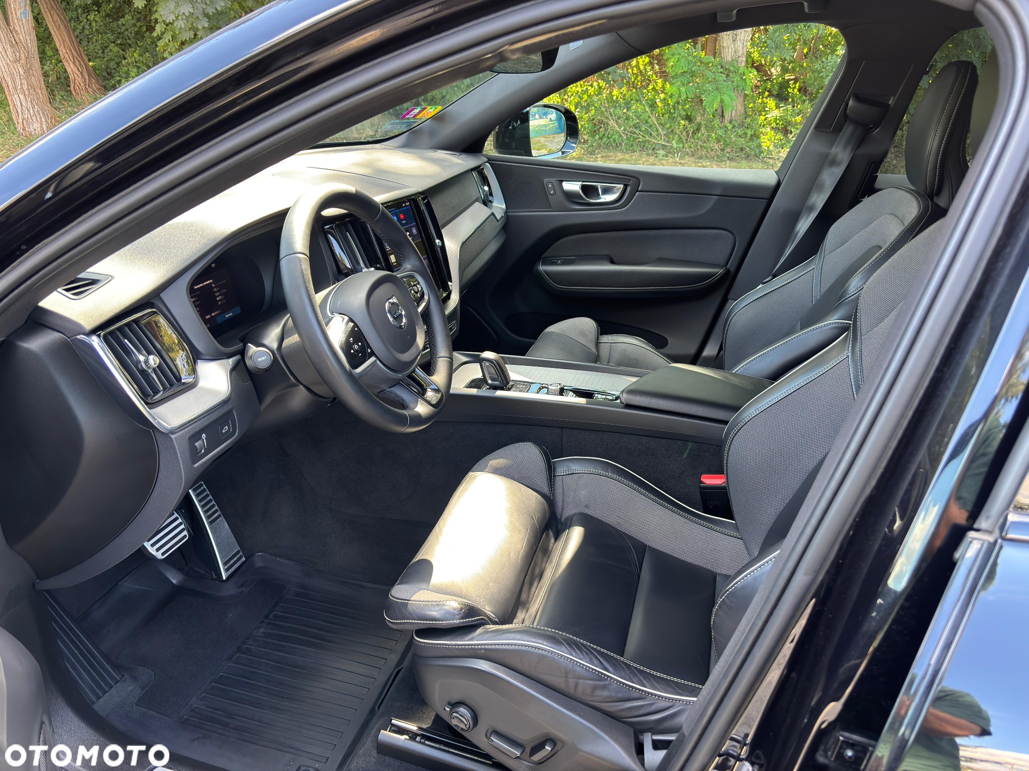 Volvo XC 60 D4 AWD R-Design - 21