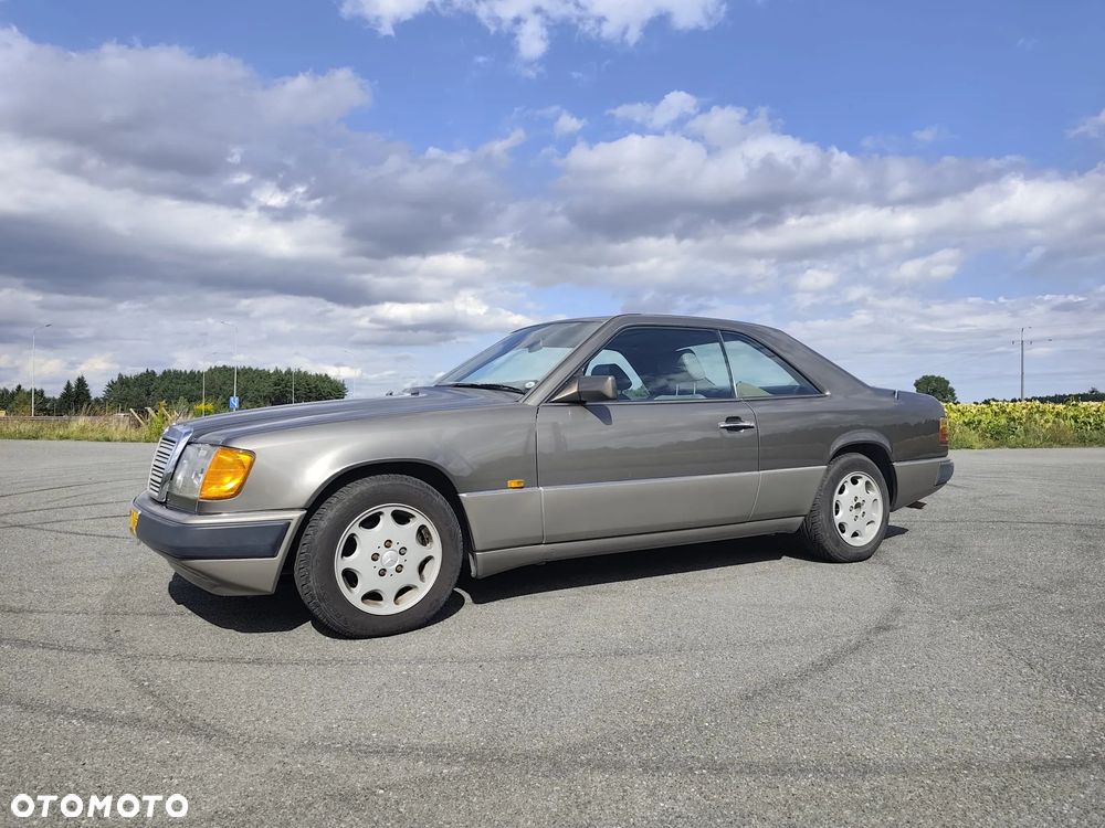 Mercedes-Benz W124 (1984-1993) - 12