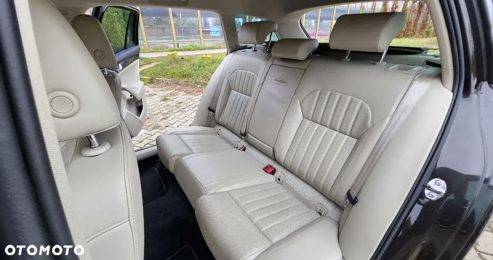 Skoda Superb 2.0 TDI 4x4 L&K DSG - 4