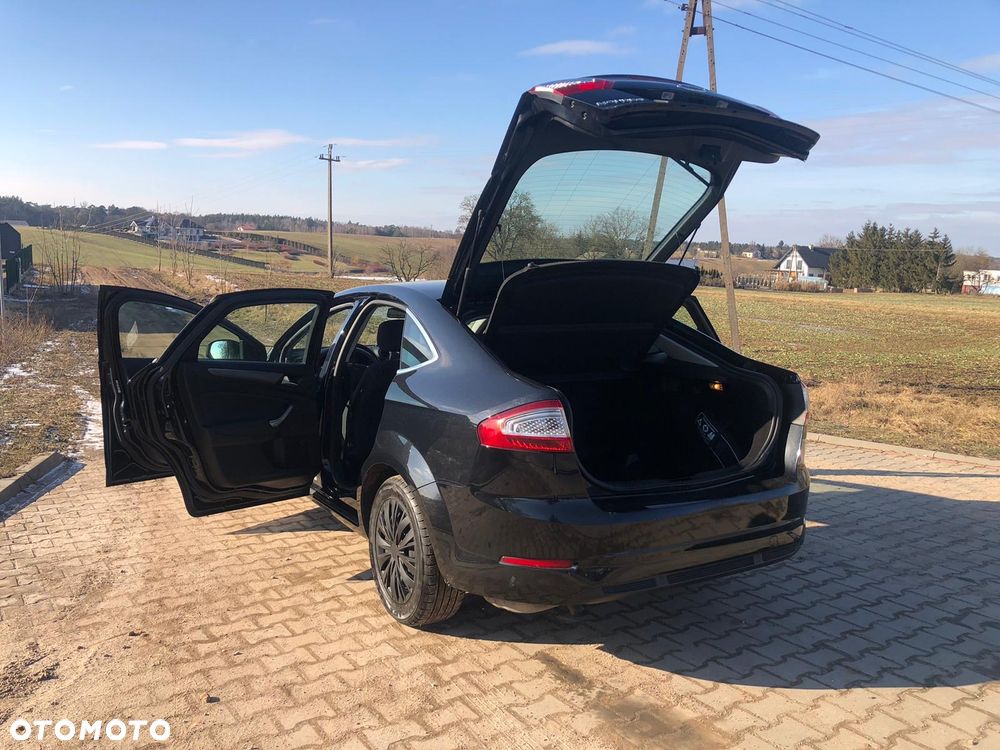 Ford Mondeo 1.6 T Ghia - 16