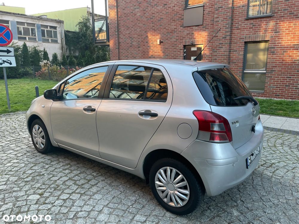 Toyota Yaris - 4