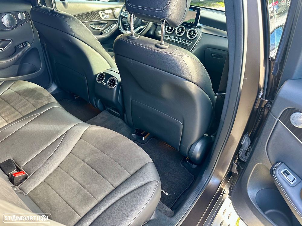 Mercedes-Benz GLC 300 e Coupe 4Matic 9G-TRONIC AMG Line - 54