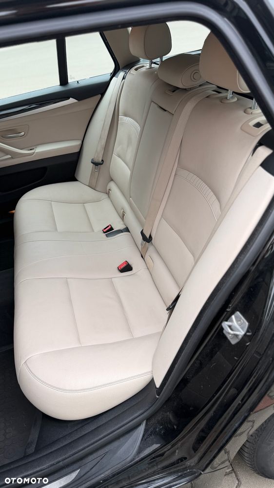 BMW Seria 5 520d xDrive Luxury Line - 7