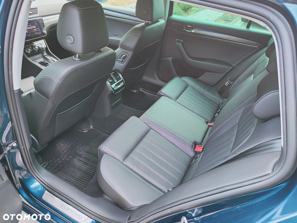 Skoda Superb 2.0 TDI DSG Premium Edition - 6