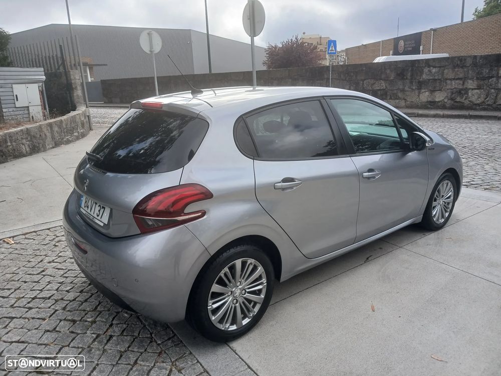 Peugeot 208 1.5 BlueHDi Signature - 9
