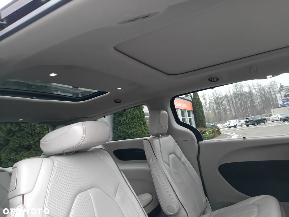 Chrysler Pacifica - 14