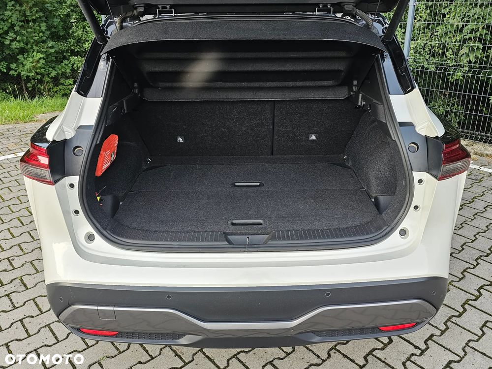Nissan Qashqai 1.3 DIG-T 4x4 MHEV Xtronic Tekna - 20