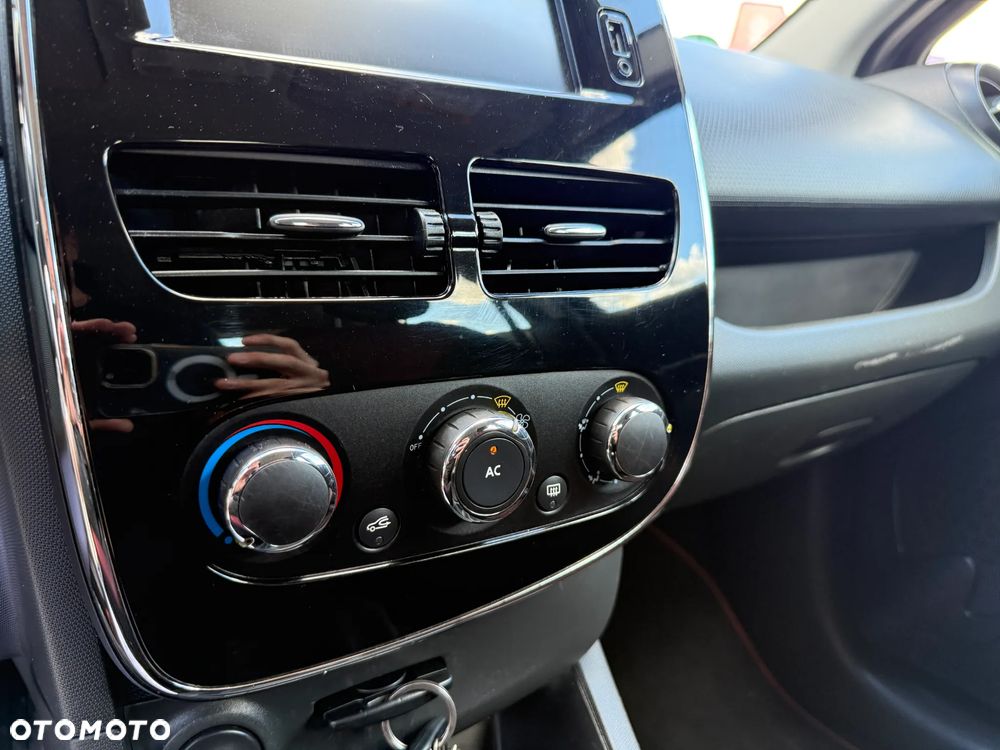 Renault Clio 1.2 16V 75 Collection - 24