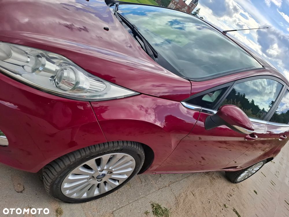 Ford Fiesta 1.6 TDCi SYNC Edition - 32