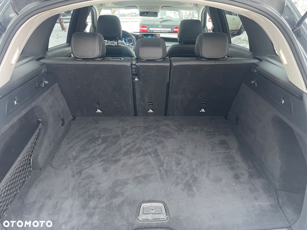 Mercedes-Benz GLC 300 4Matic 9G-TRONIC Exclusive - 25