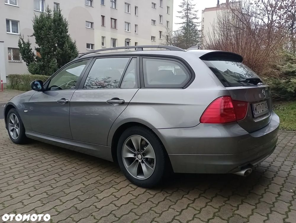 BMW Seria 3 318d DPF - 3