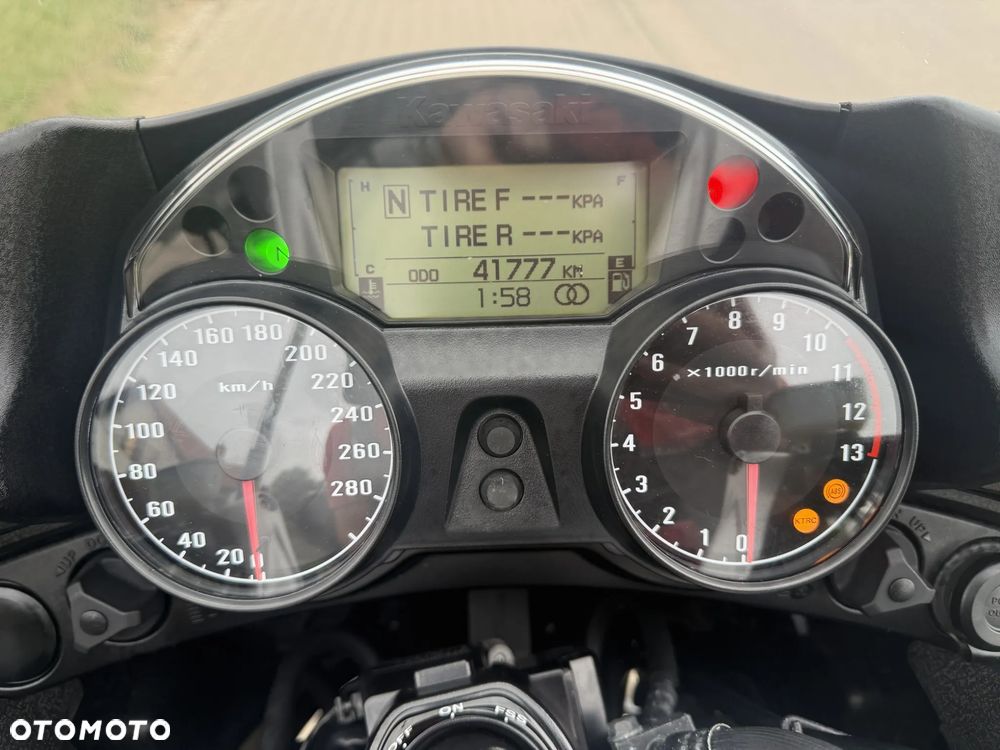 Kawasaki GTR - 16