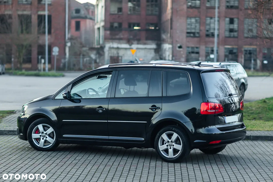 Volkswagen Touran 2.0 TDI DPF DSG Highline - 16