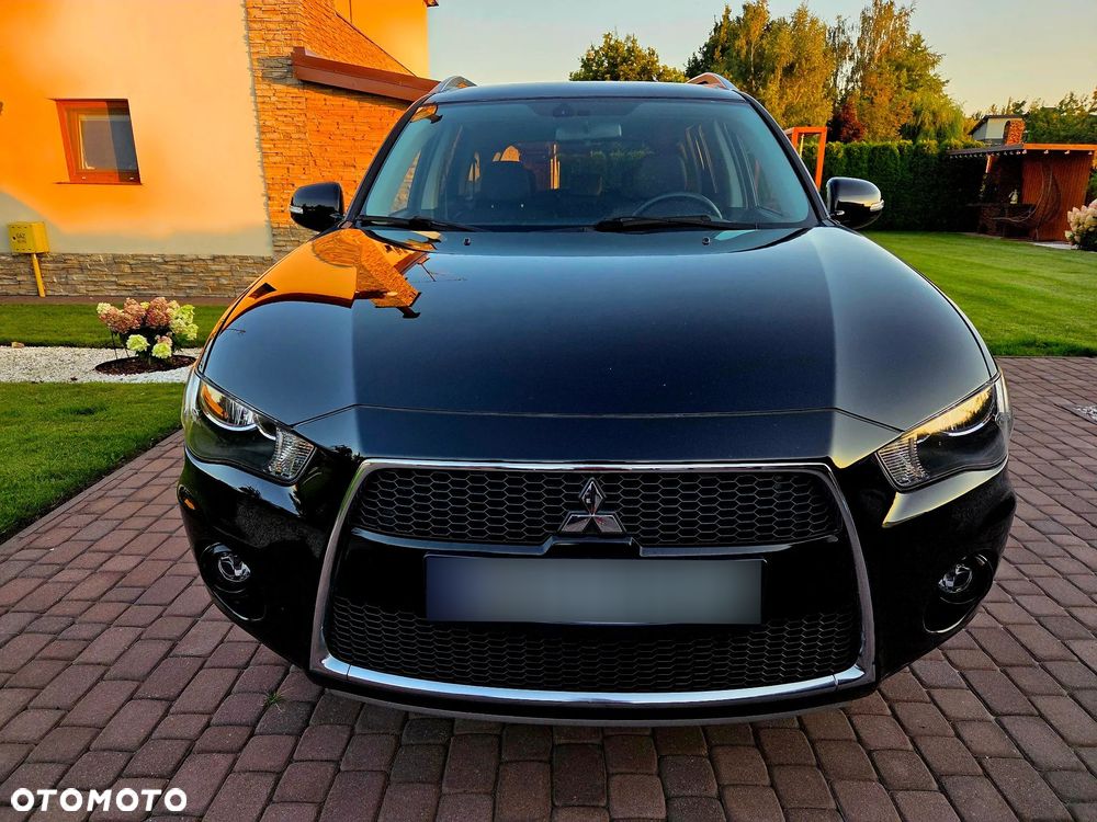 Mitsubishi Outlander - 11