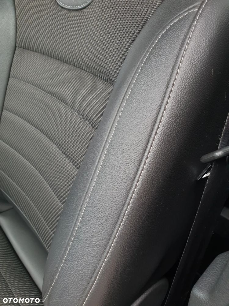 Ford Kuga 2.0 TDCi 4x4 Titanium - 27