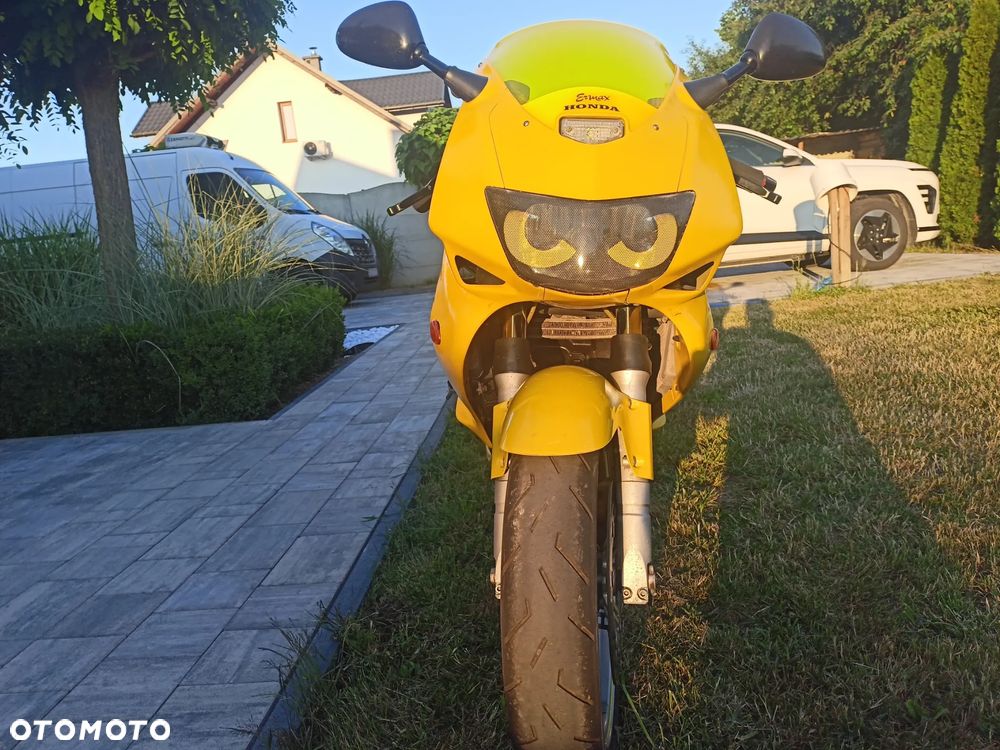 Honda VTR - 3