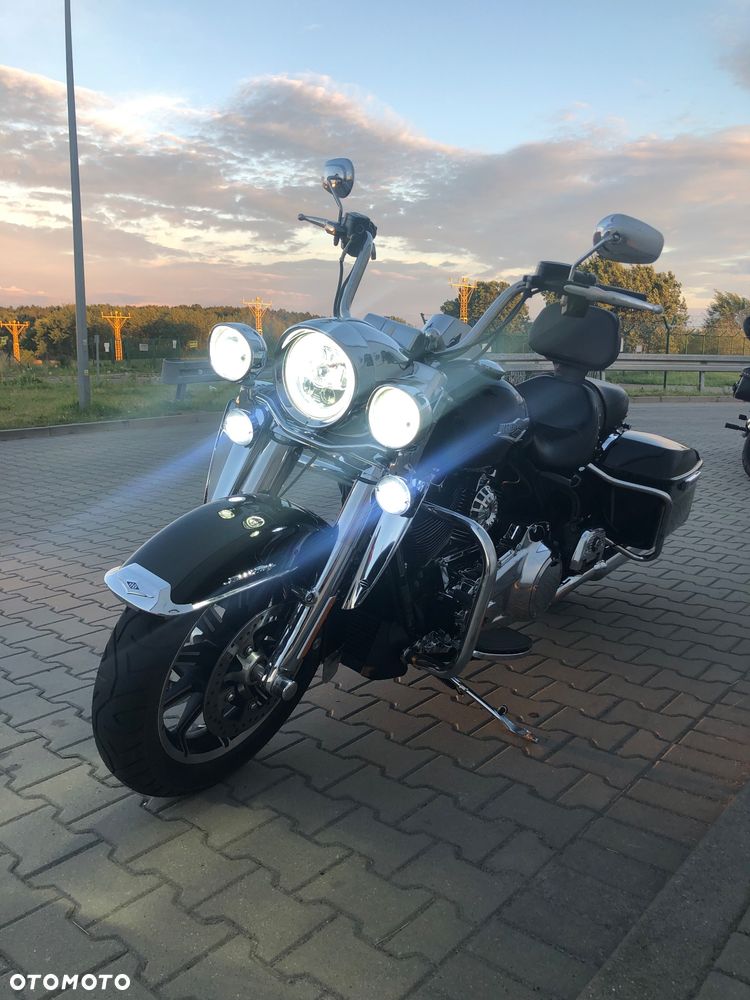 Harley-Davidson Touring Road King - 10