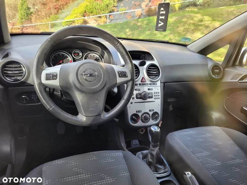 Opel Corsa 1.4 16V Satellite - 5