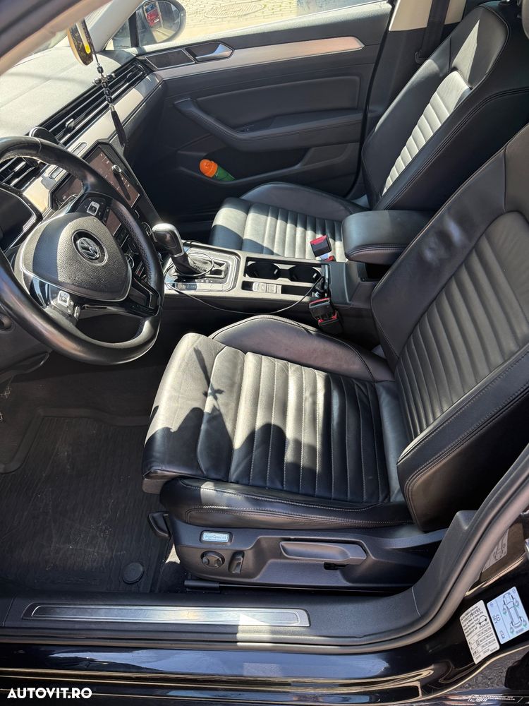 Volkswagen Passat 2.0 TDI DSG 4Motion R Executive - 5