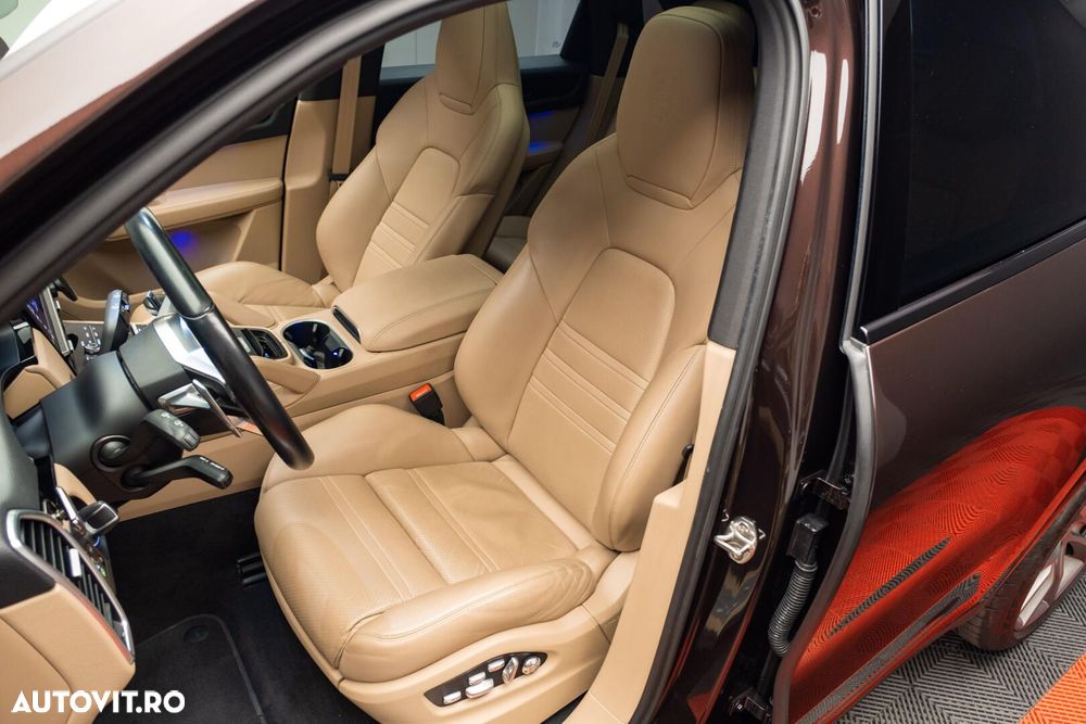 Porsche Cayenne - 10
