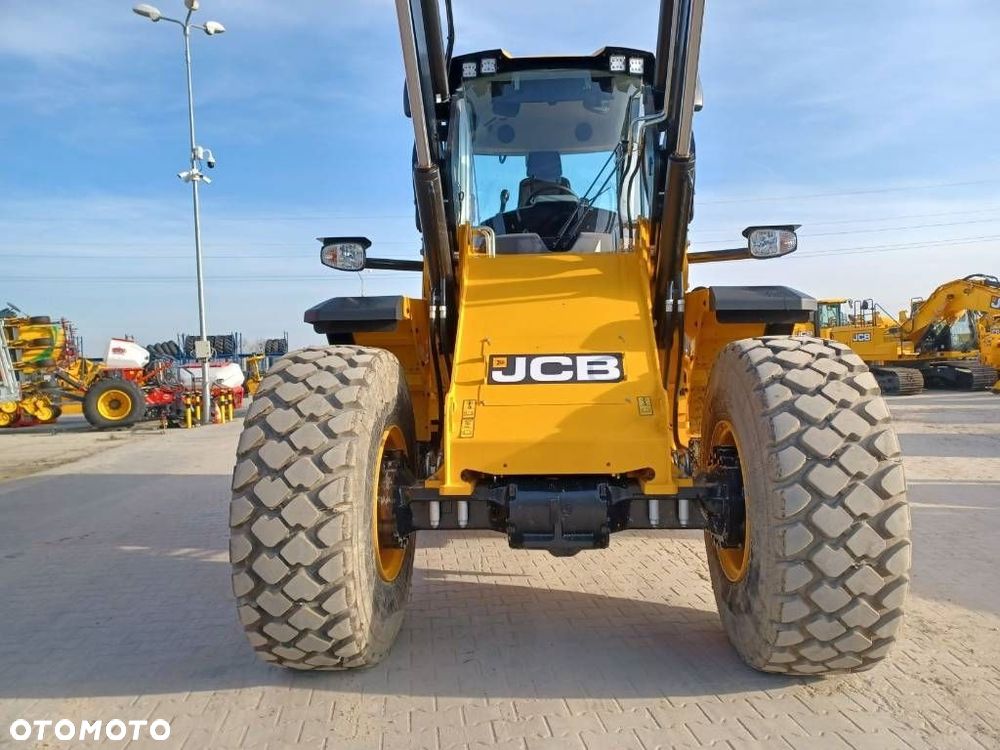 JCB 427 HT - 12