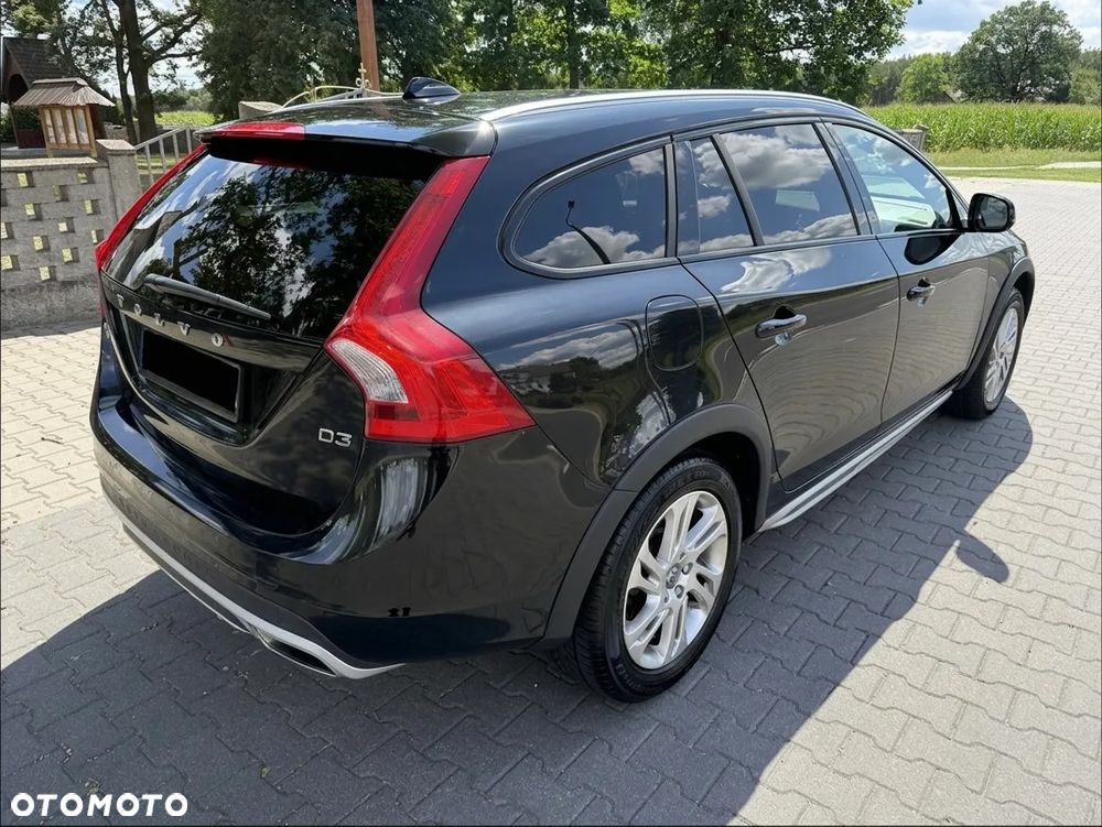 Volvo V60 Cross Country D3 Drive-E Momentum - 3