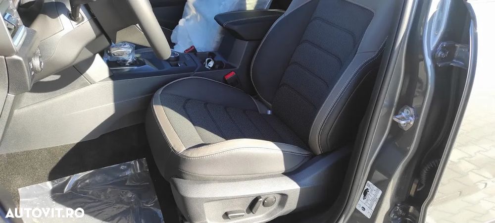 Volkswagen Amarok 3.0 TDI 241 CP 4M 10AT Aventura - 17