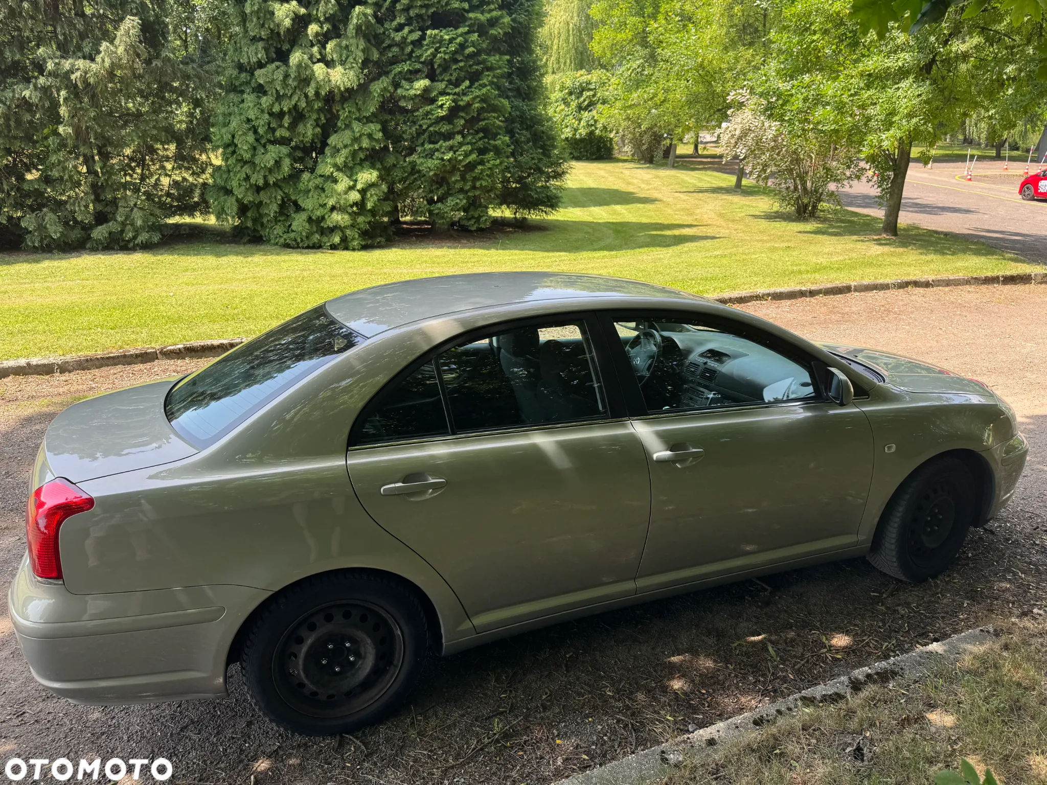 Toyota Avensis - 8