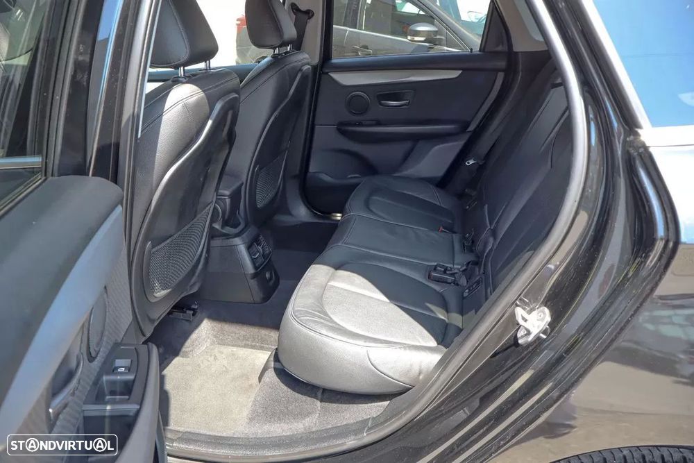 BMW 218 Active Tourer d Advantage - 10