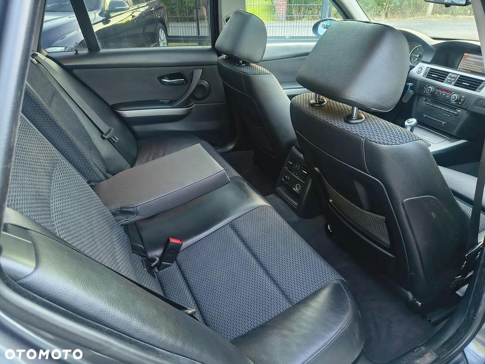 BMW Seria 3 320d Edition Sport - 23