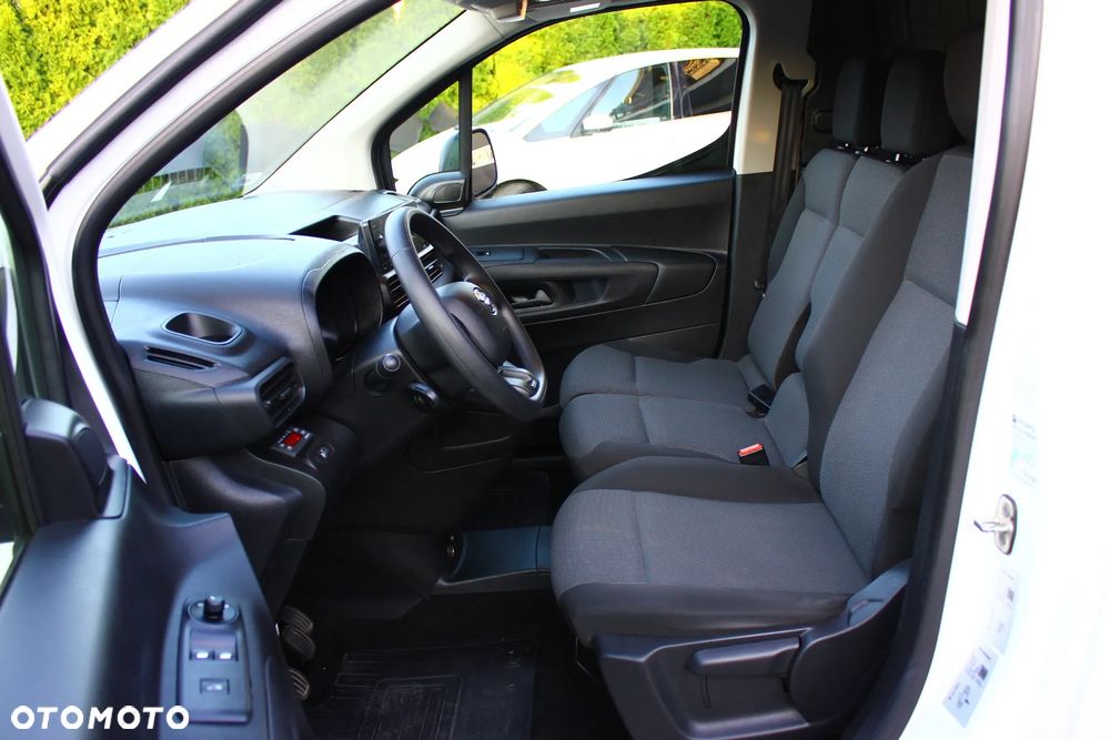 Toyota Proace City 1.5D-4D 102KM LONG L2 3 Osobowy Chłodnia - 27