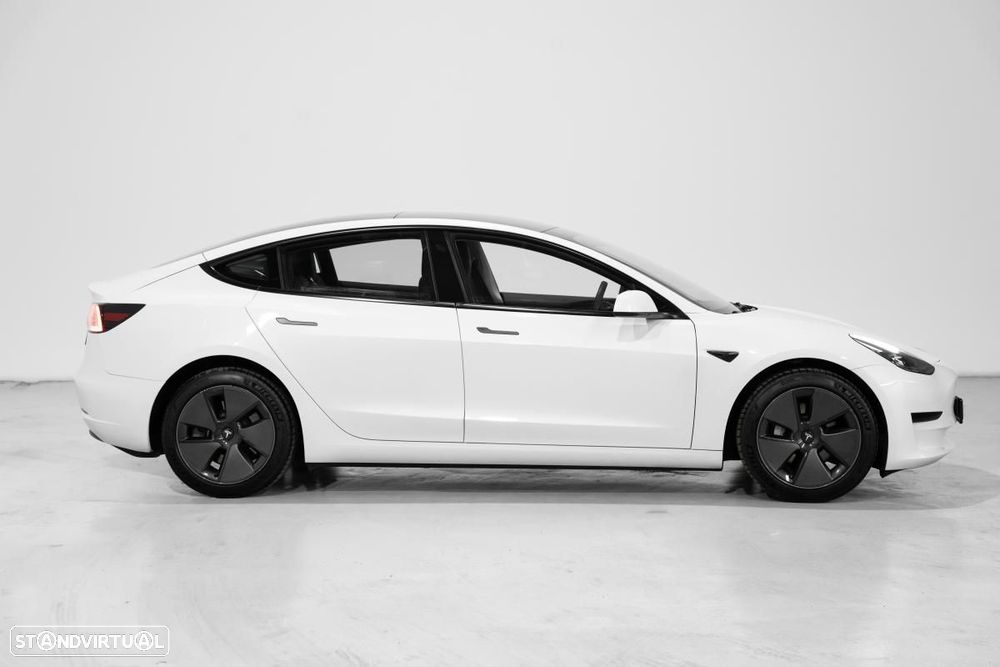 Tesla Model 3 2023 photo 2