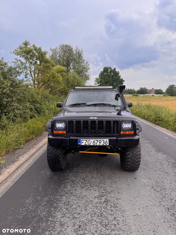 Jeep Cherokee ver-4-0-sport - 3