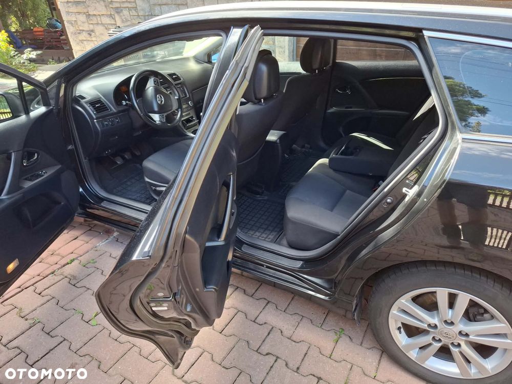 Toyota Avensis 2.0 D-4D Sol plus+NAVI - 21