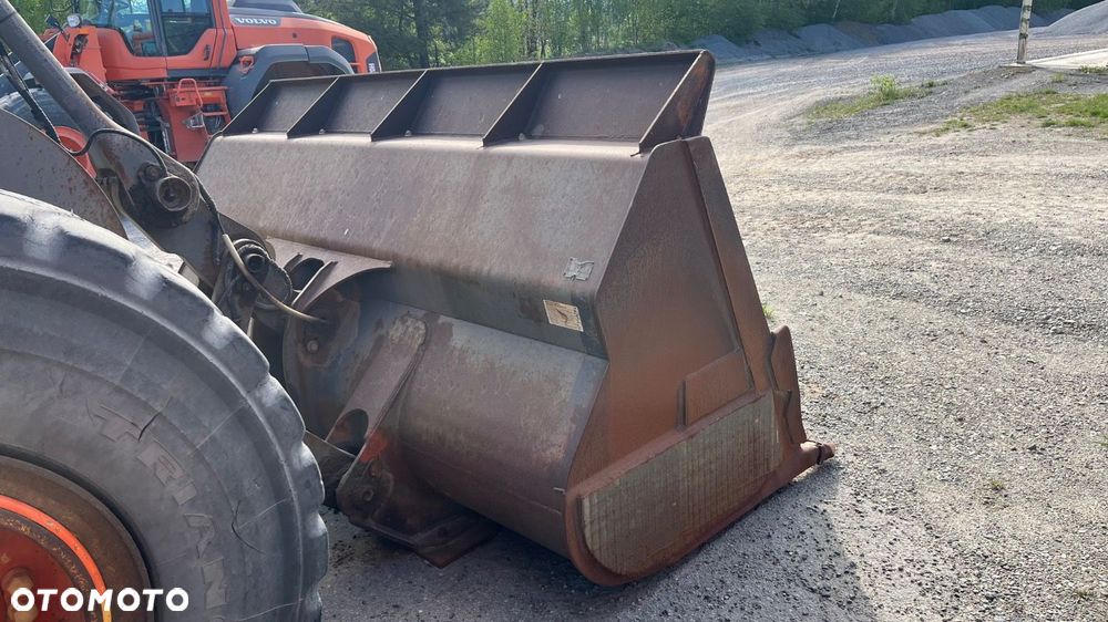Volvo L 110 E 4X4 - 24
