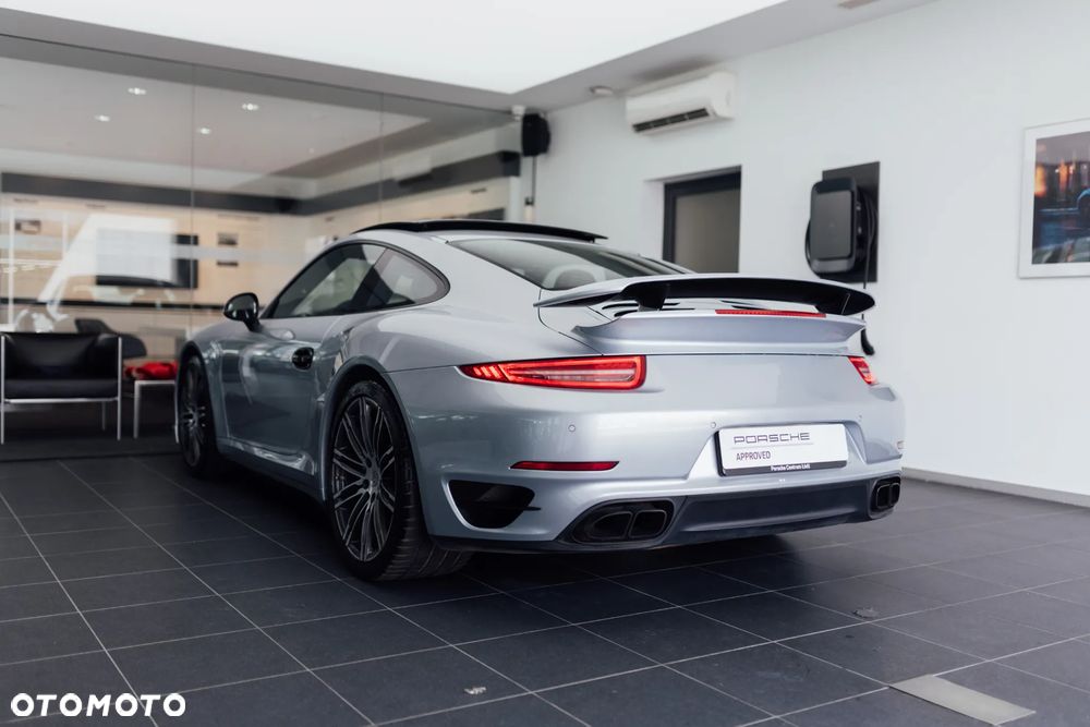 Porsche 911 Turbo S - 12