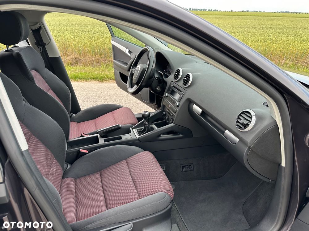 Audi A3 Sportback 1.8 TFSI Attraction - 11
