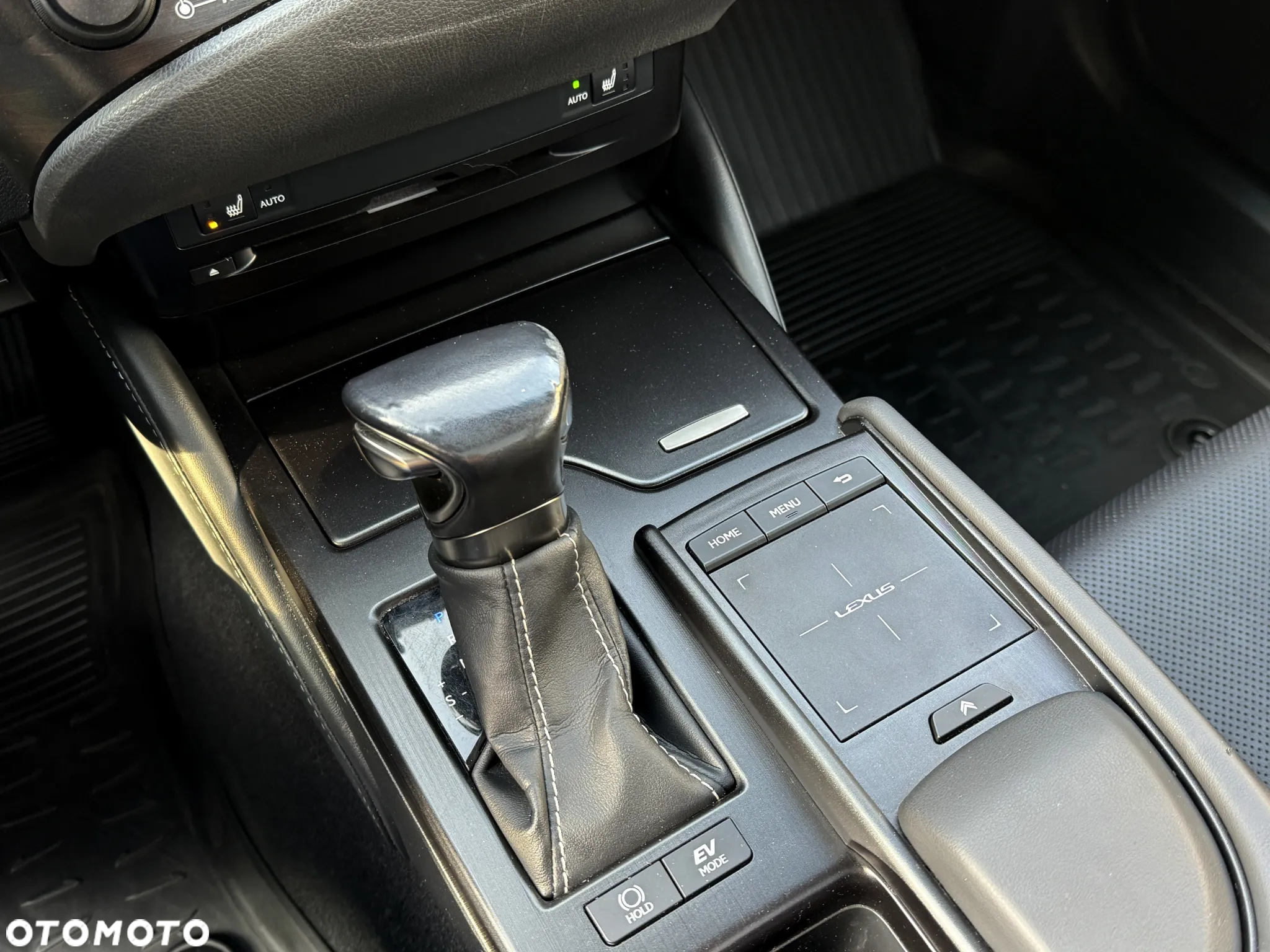 Lexus ES 300h Elegance - 14